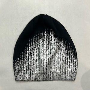Perfect condition hat beanie black/silver